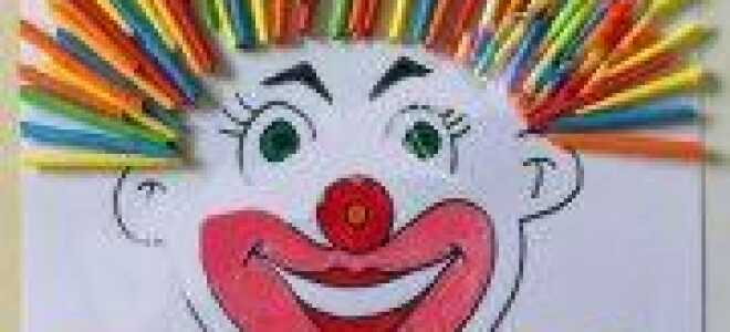 Аппликация клоун из цветной бумаги, ткани и фантиков